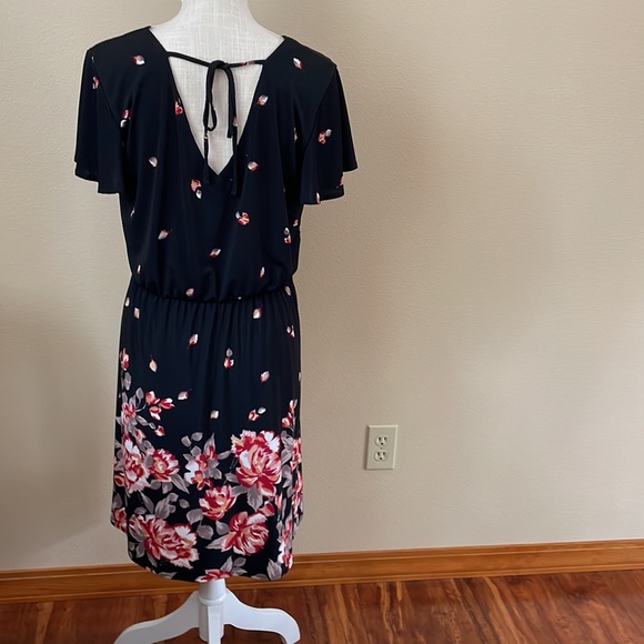 Maurice’s - Black Floral Dress Elastic Waist V Neck, Back Neck Tie, size medium - Picture 2 of 12